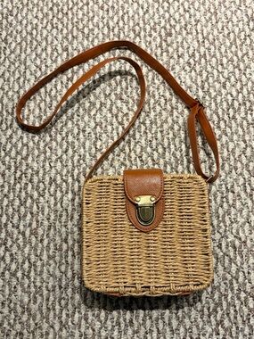 Bohemian Woven Straw Crossbody with Tan Leather Strap and Brass Clasp